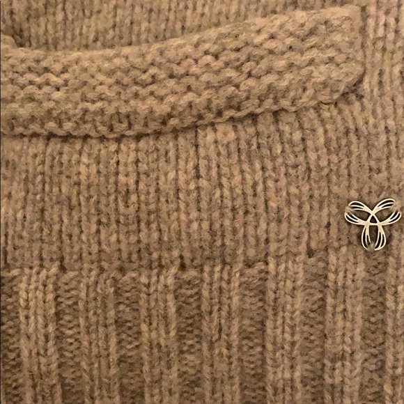 TNA 100% Lambswool Sweater - Picture 4 of 7